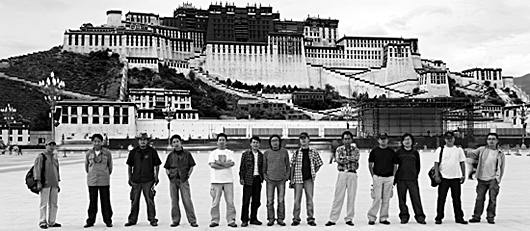 CH04592-Lhasa-Artists-Lois-Conner